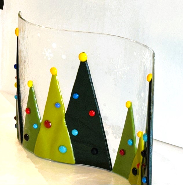 Evergreen Waves of Christmas Charm - Image 4