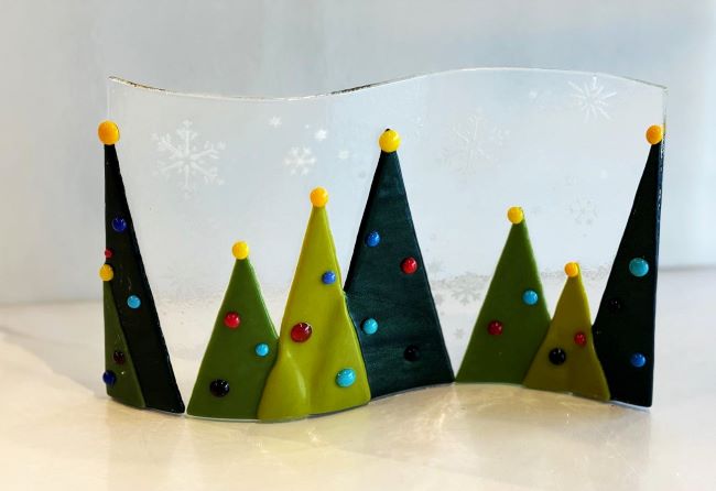 Evergreen Waves of Christmas Charm - Image 2
