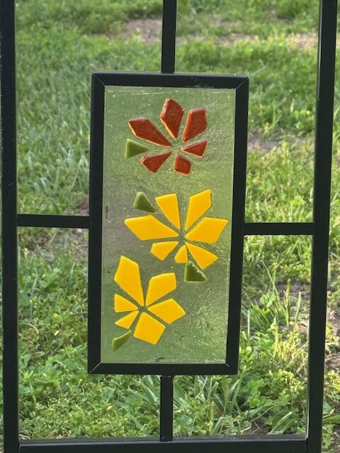 Triple Bloom Trellis - Image 4